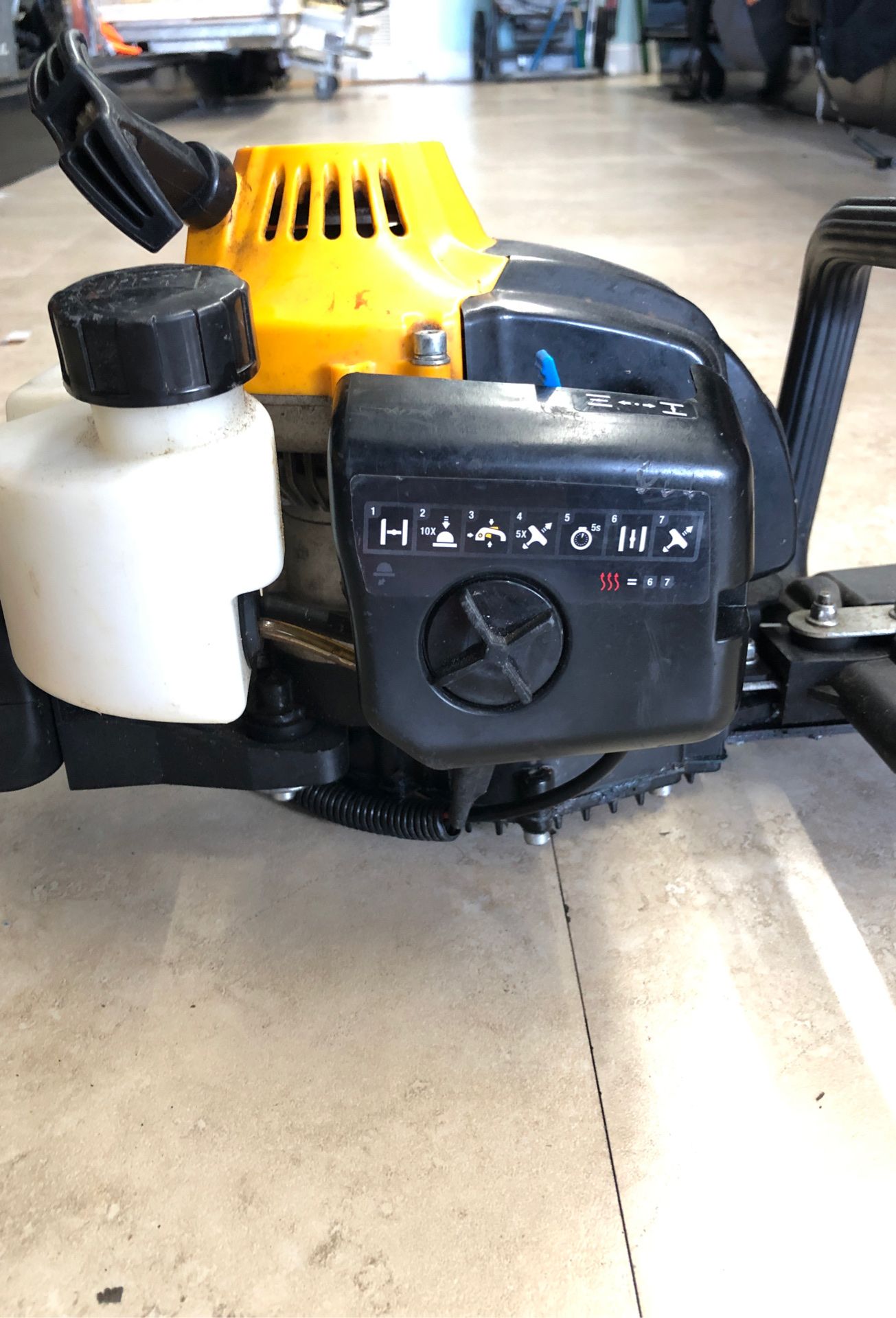 Poulan Pro PR2322 Hedge Trimmers (Gas Motor) for Sale in Hollywood, FL