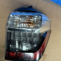 2015-2017-2021 Toyota 4Runner tail light RH
