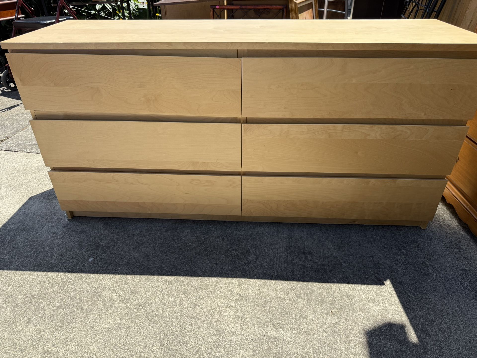 Dresser