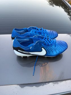 Soccer cleats