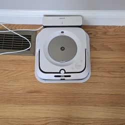 iRobot® Braava jet® m6 Robot Mop