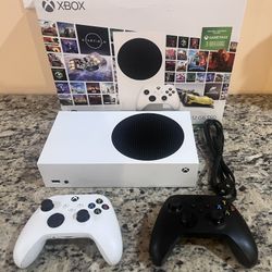 XBOX Series S 512GB + 2 Controllers