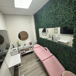 Beauty Treatment Room Available – National City 