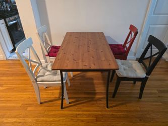 Kitchen table with Set of 4  Chairs with Cushions