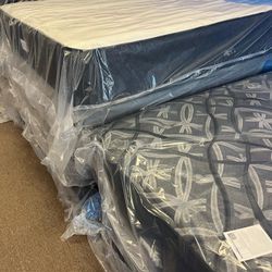 Pillowtop/ Hybrids Fort Myers Largest Selection In Stock Clearance Mattress Sets! Delivery TODAY!