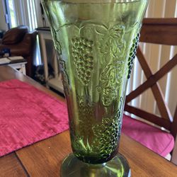 Indiana Glass Vintage 1970s green vase with grapes