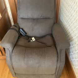 Electric lift chair
