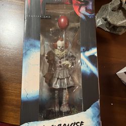 Pennywise Statue 