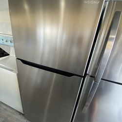 Insignia Refrigerator