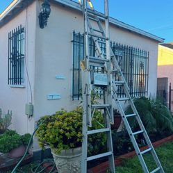 Excellent Condition To Weigh Aluminum Extension, Ladders