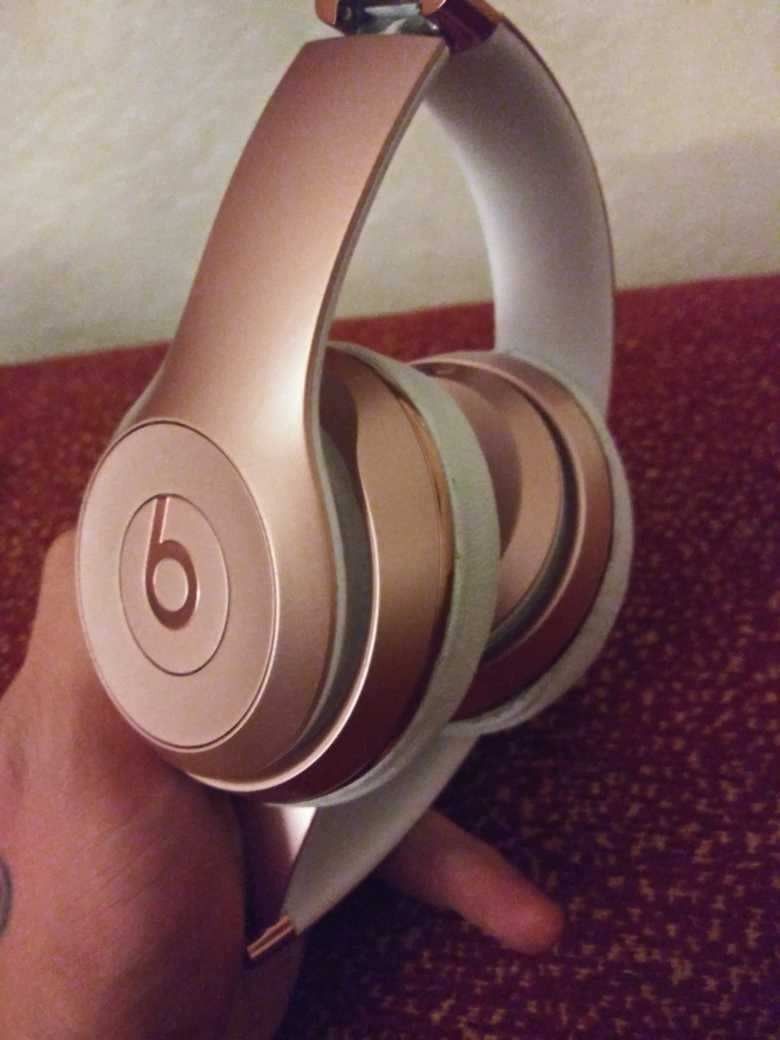 Beats Solo 3 Rose Gold By Dre wireless bluetooth headphones ( buy or trade )