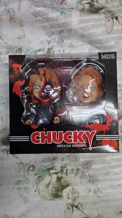 Mezco Chucky Deluxe Edition Figure