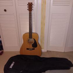Guitar Yamaha 