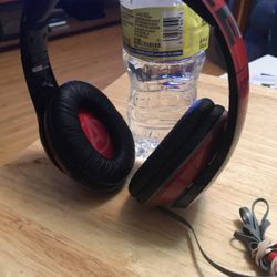 Skull candy plug in headphones