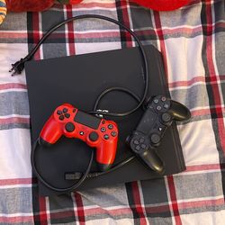 Ps4( With Controllers And Light Cable)