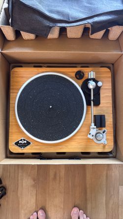 House of Marley Stir It Up Wireless Turntable – Bamboo – Excellent Condition