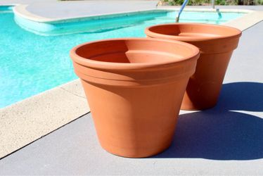 A pair of nice German SPANG terracotta pots