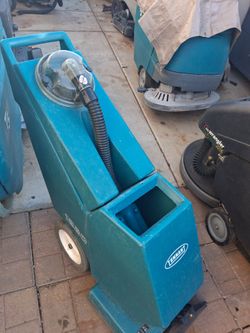 TENNANT CARPET EXTRACTOR
