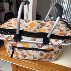 New Insulated Picnic Basket 
