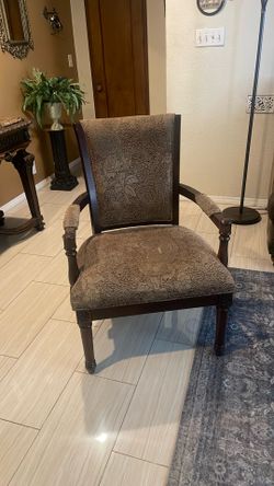 Accent chair