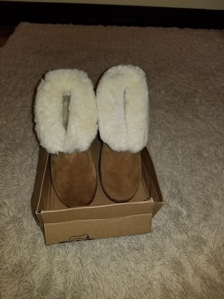R.J'S cozy slippers