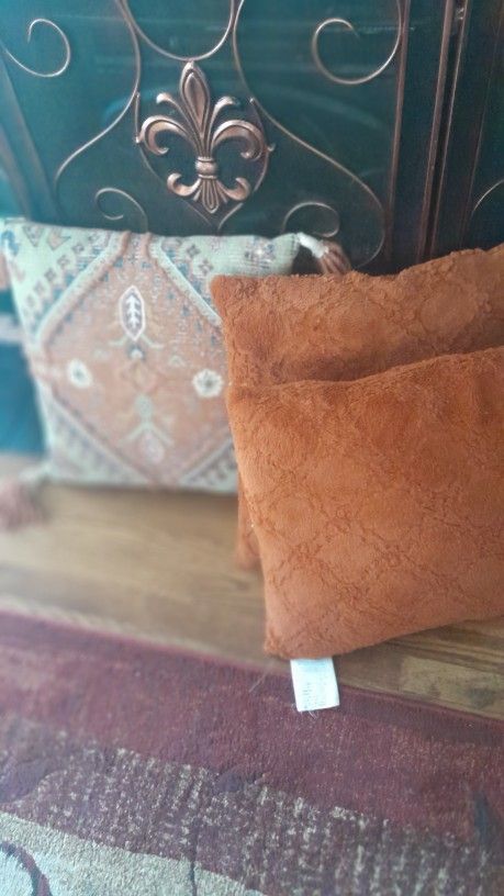 3 Piece Pillow Set