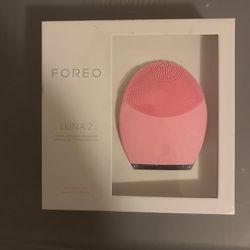 Facial Cleansing Device: FOREO LUNA 2