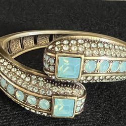 Bracelet With The Beautiful Stone
