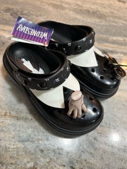 Crocs x Wednesday Stomp Clog Addams Family (Limited Edition)
