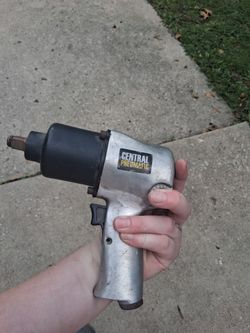 Central Pneumatic Air Impact Wrench