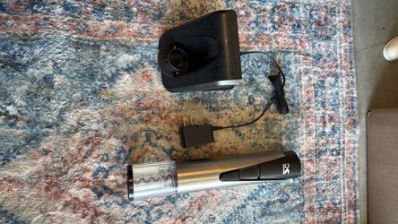 Electric wine bottle opener