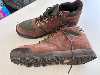 New Balance Rainier Hiking Boots Vibram Suede Men’s Size 5