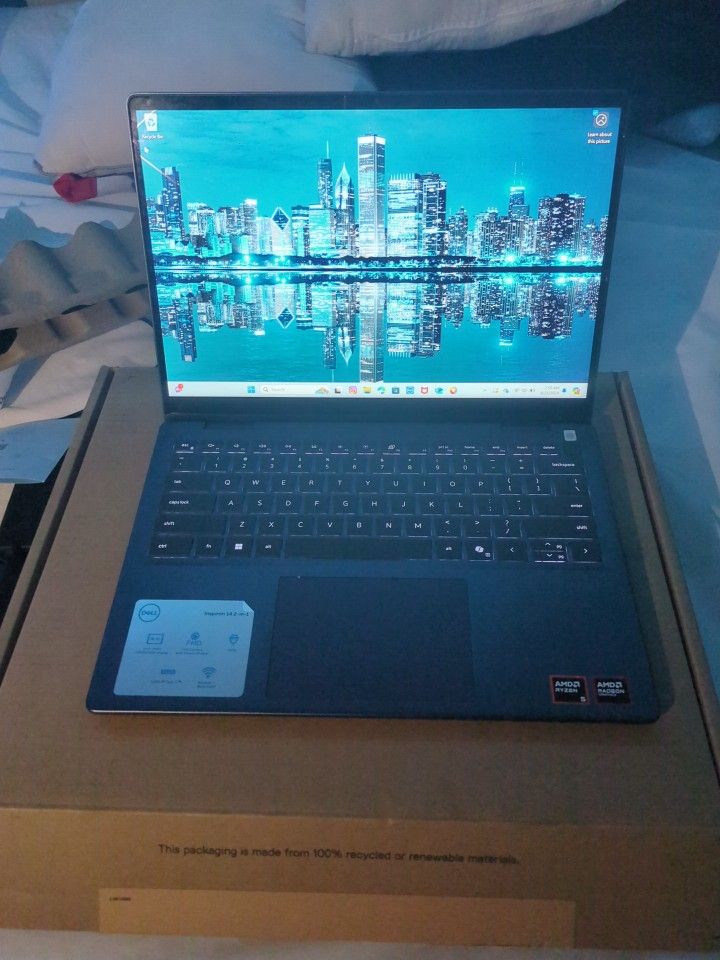 Dell Latitude Laptop 14-inch,8GB Memory,512 GB SSD, Windows 11,2-in-1