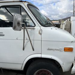 Parting Out 1975 Chevy Van 30