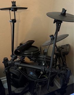 Alesis nitro max drum set with bench