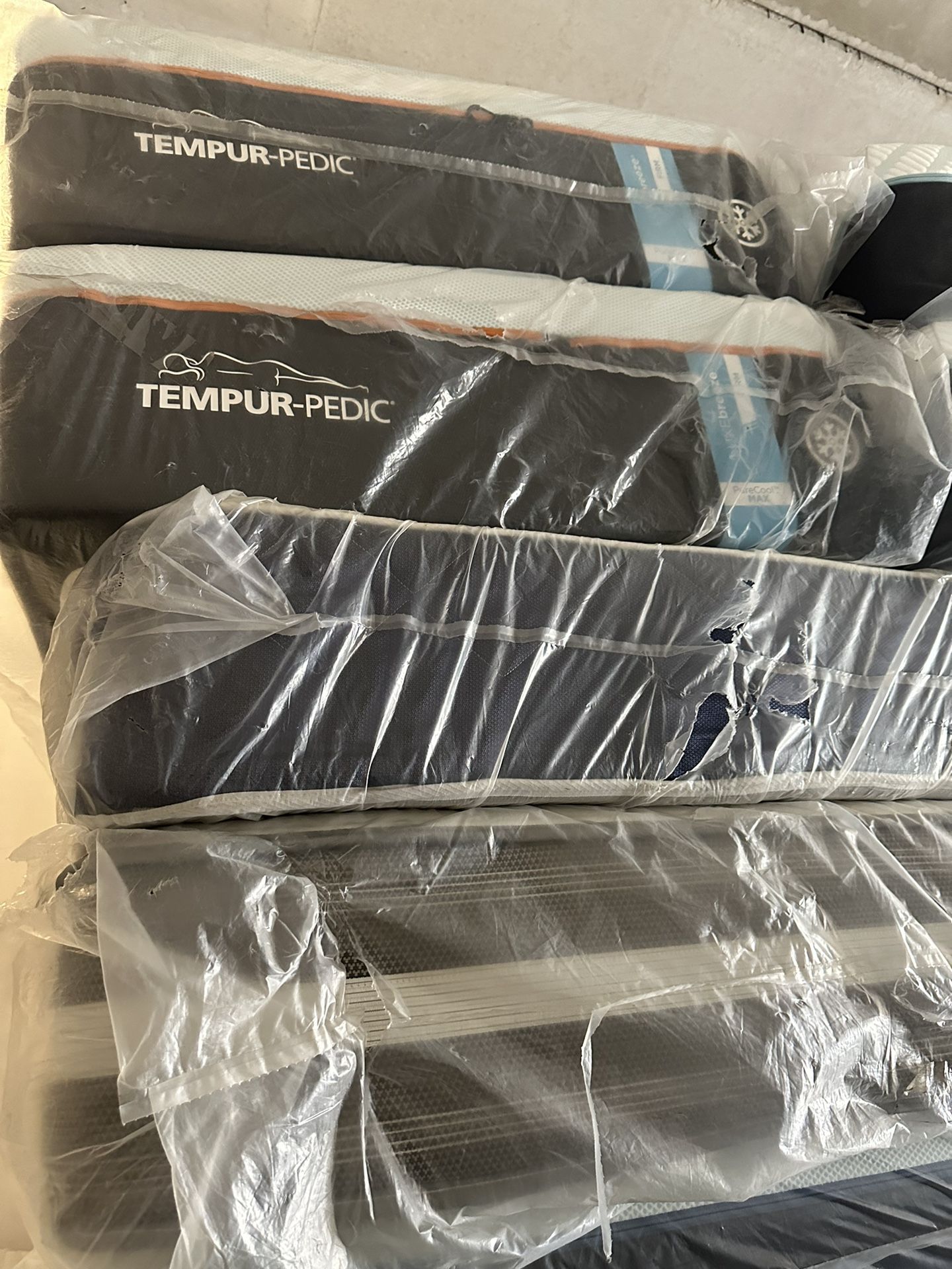 King Queen Size Tempurpedic ProAdapt, ProBreeze, LuxeBreeze Mattress Pro Breeze /Luxe Adapt /Pro Adapt /Adapt /cloud /Tempur pedic contour Supreme