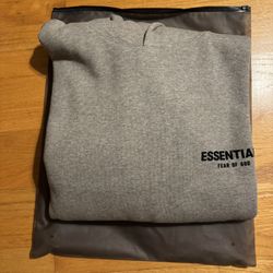 Essential hoodie