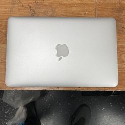 Apple MacBook Air 11.6 Inch Laptop (Intel Core i5 Dual-Core 1.6GHz up to 2.7GHz, 4GB RAM, 128GB SSD, Wi-Fi, Bluetooth 4.0, Integrated Intel