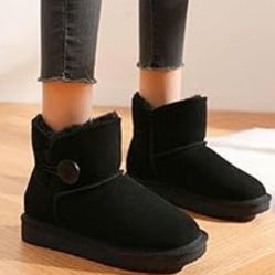 Ugg Boots, Mini Bailey UGG Boots ,Size 3