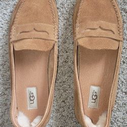🌺 UGG Original Charlie Penny Loafer 