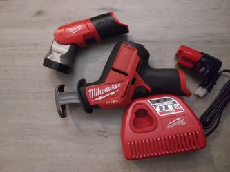 Milwaukee  M12