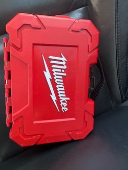 Milwaukee 11 piece hole dozer kit