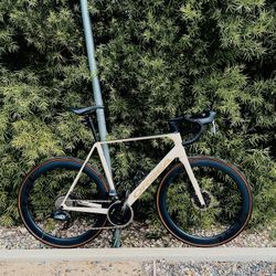 Orbea Orca - Large - Carbon Wheels + SRAM Force AXS Powermeter