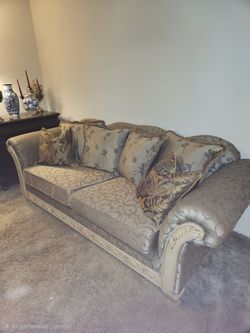 FREE COUCH