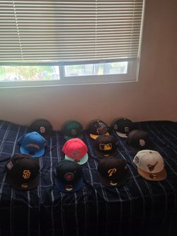New Era Authentic dead stock Pares hats 7 5/8
