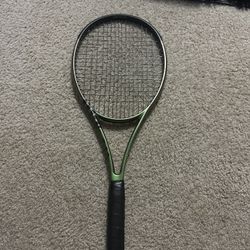 Wilson Blade V8 98 Tennis Racket 