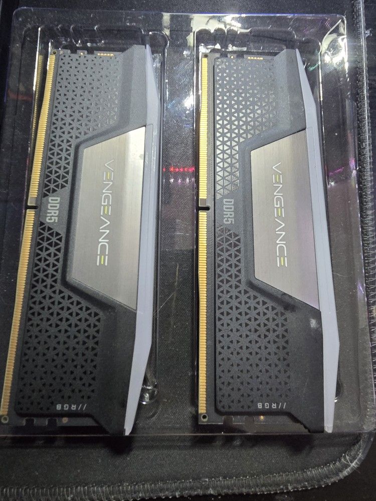 CORSAIR Vengence DDR5 32gb RGB Ram