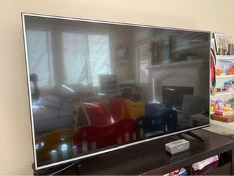 LG 65” 4K UHD Smart TV (Model: 65UH615A) – SCREEN NOT WORKING For Parts or Repair
