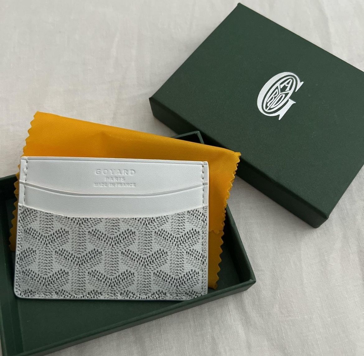 White Cardholder