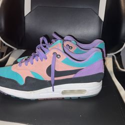 Air Max 1 size 9.5